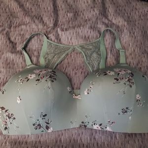 Like new Cacique 42dd wireless bra